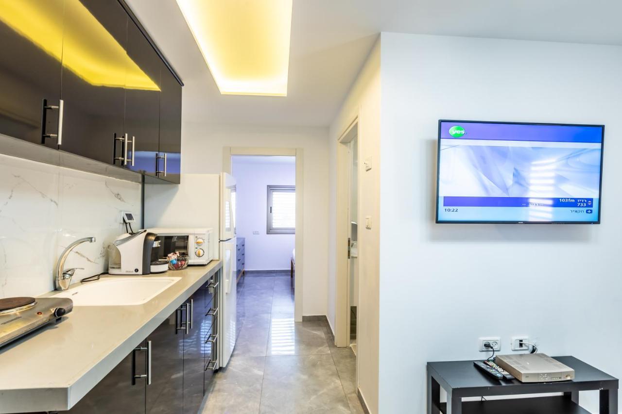 M Sea Suites - By The Beach Tel Aviv Ngoại thất bức ảnh