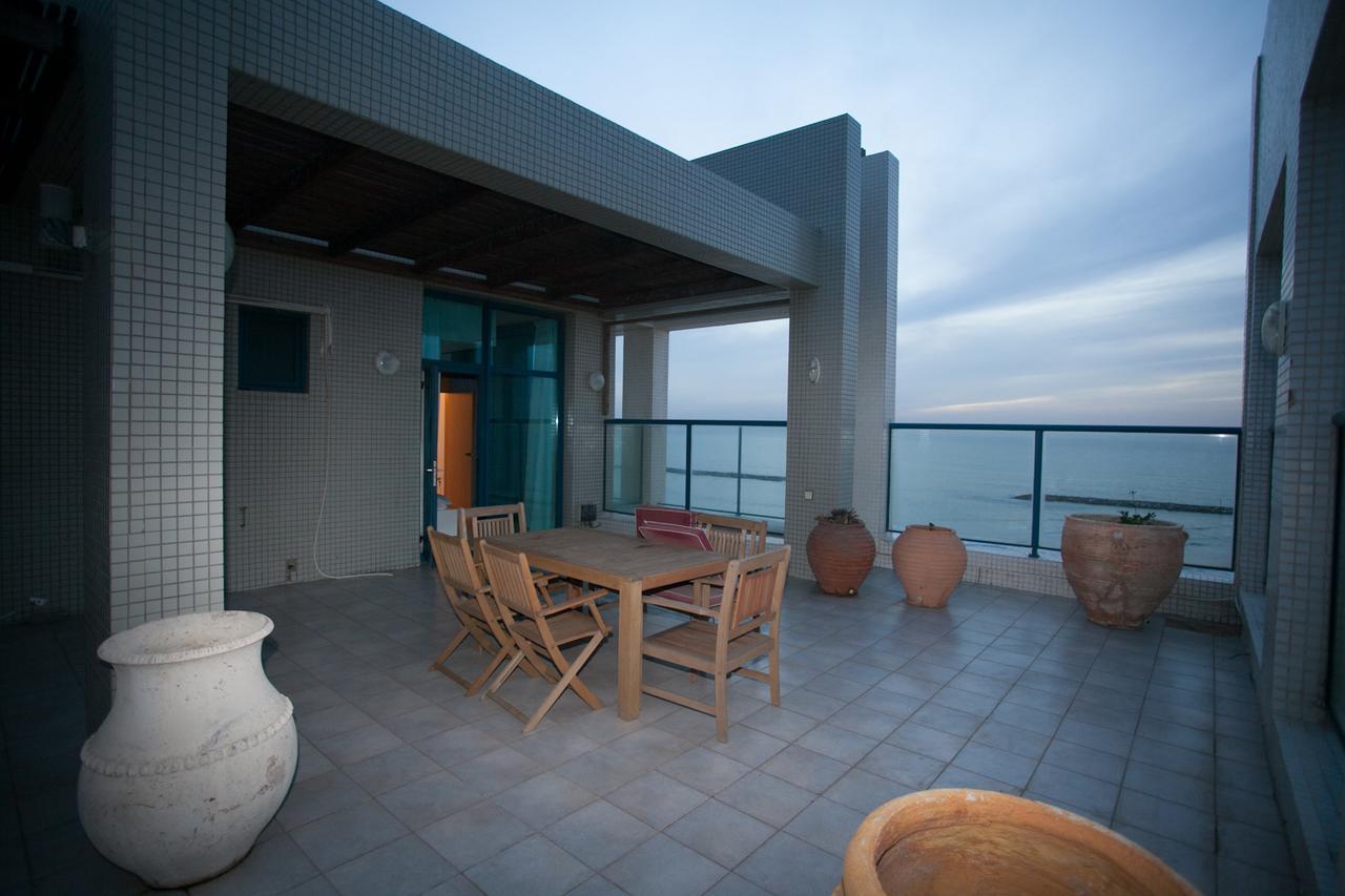 M Sea Suites - By The Beach Tel Aviv Ngoại thất bức ảnh
