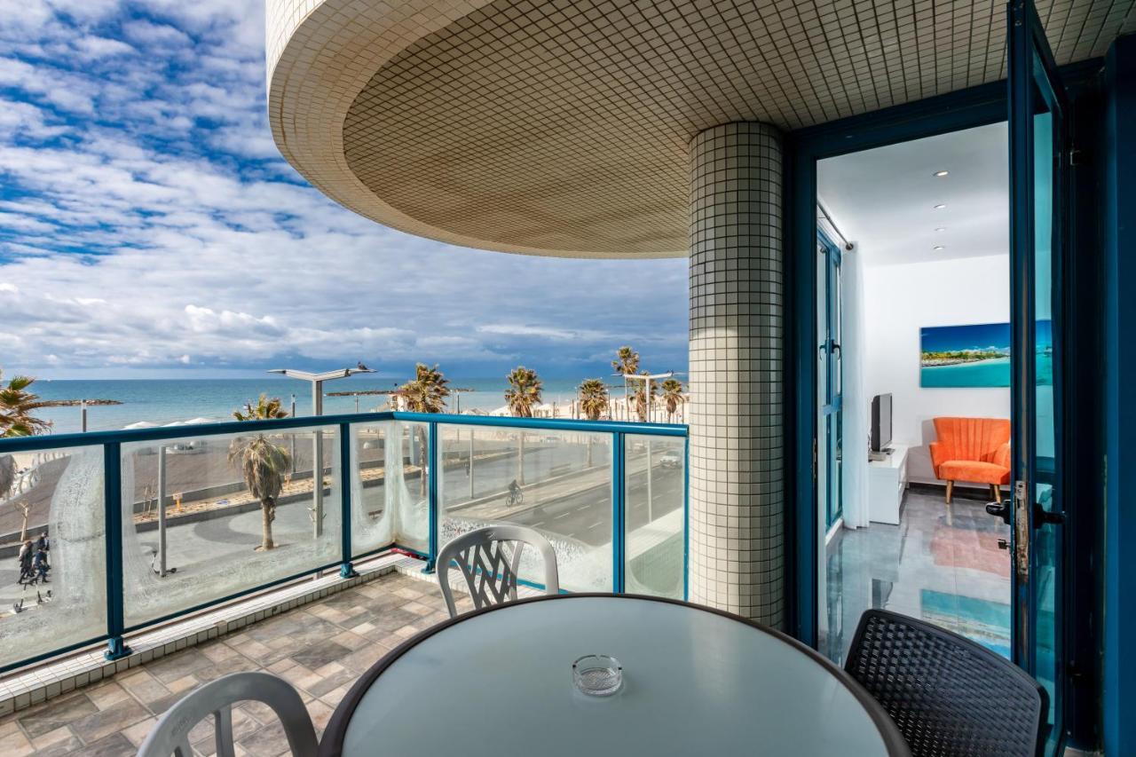 M Sea Suites - By The Beach Tel Aviv Ngoại thất bức ảnh